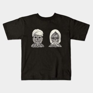 Skeleton lovers old man and old woman. Kids T-Shirt